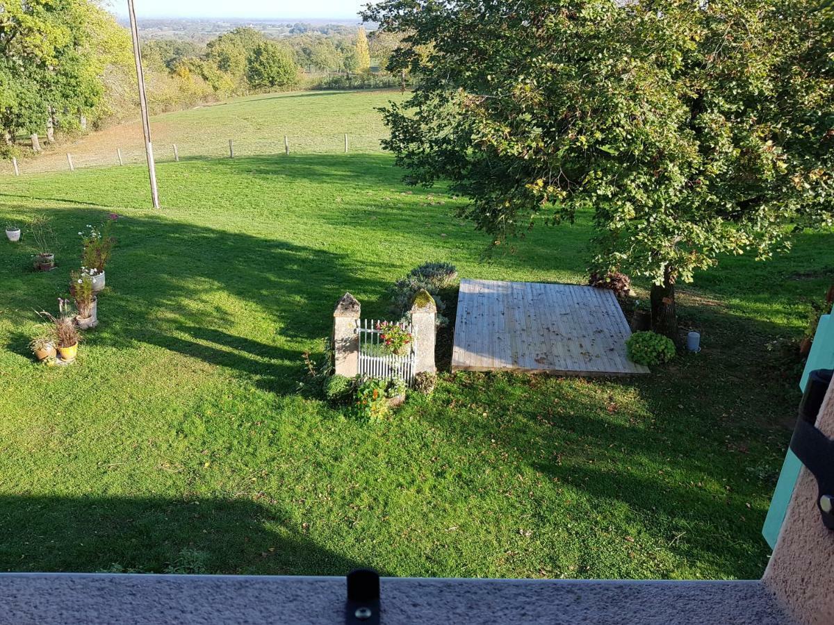 Les Pinguelles Bed & Breakfast Le Donjon Dış mekan fotoğraf